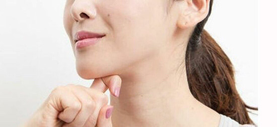 顎先をシャープにする